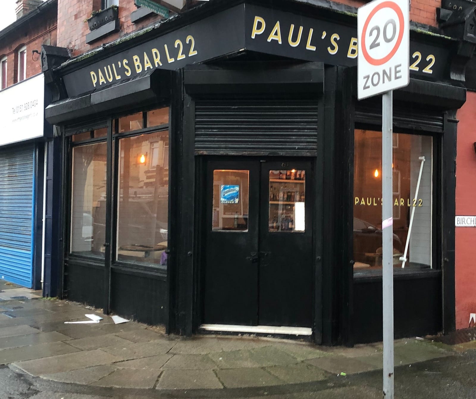 Paul's Bar L22